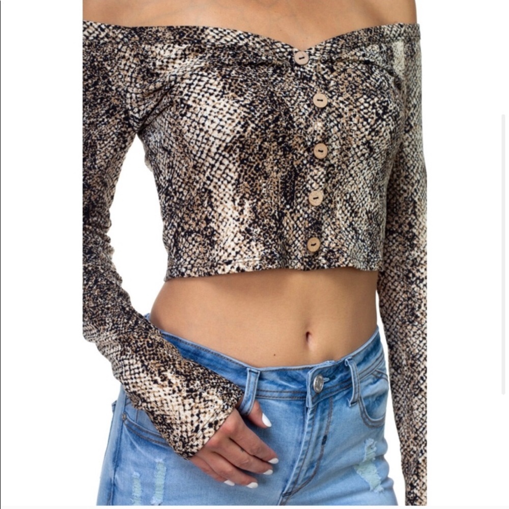 Off the shoulder snake print top - Picture 6 of 8